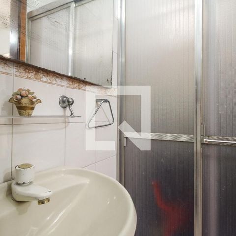 Casa à venda com 300m², 4 quartos e 5 vagasBanheiro Externo 