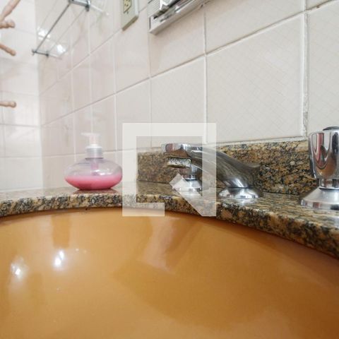 Casa à venda com 300m², 4 quartos e 5 vagasBanheiro Suíte 1