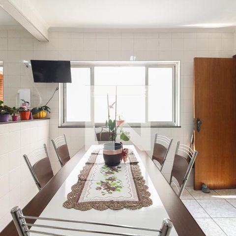 Casa à venda com 300m², 4 quartos e 5 vagasCozinha 