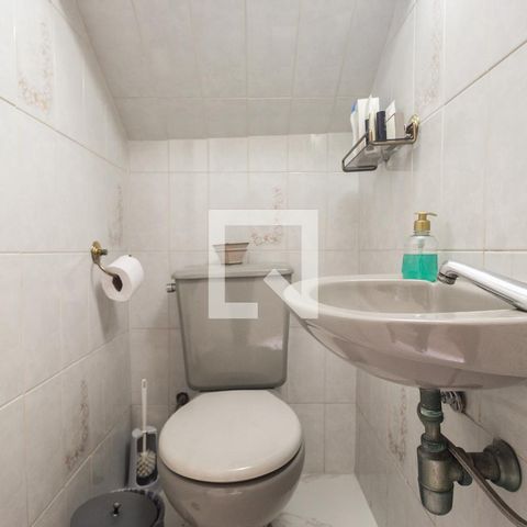 Casa à venda com 300m², 4 quartos e 5 vagasLavabo 