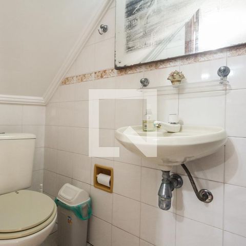 Casa à venda com 300m², 4 quartos e 5 vagasBanheiro Externo 