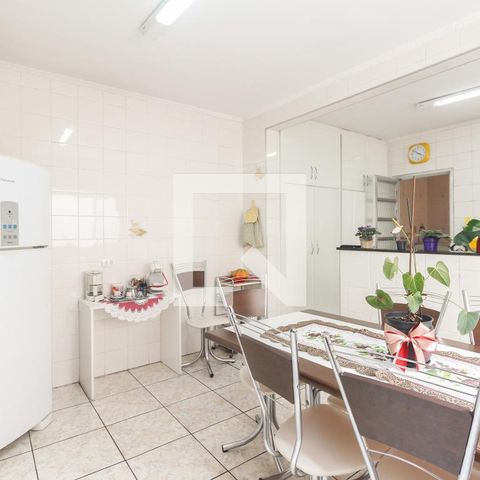 Casa à venda com 300m², 4 quartos e 5 vagasCozinha 
