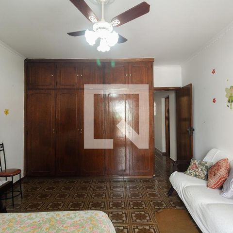 Casa à venda com 300m², 4 quartos e 5 vagasQuarto 2