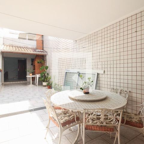 Casa à venda com 300m², 4 quartos e 5 vagasQuintal e Churrasqueira 
