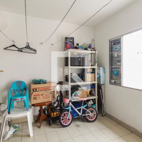 Casa à venda com 300m², 4 quartos e 5 vagasQuarto de Serviço 