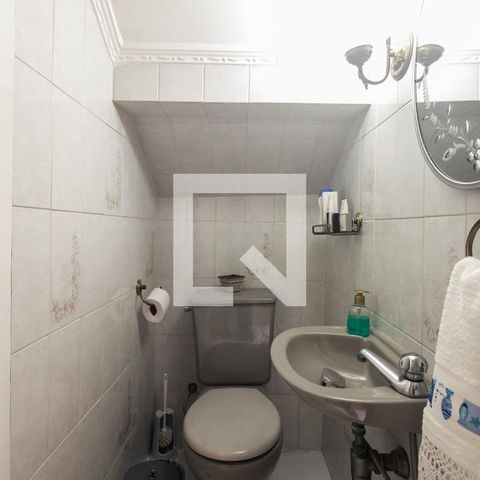 Casa à venda com 300m², 4 quartos e 5 vagasLavabo 