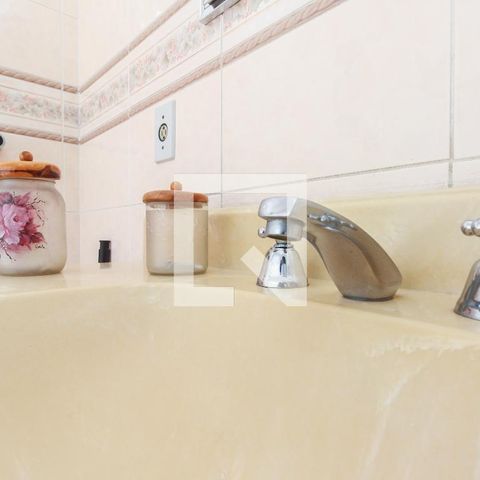 Casa à venda com 300m², 4 quartos e 5 vagasBanheiro Suíte 2