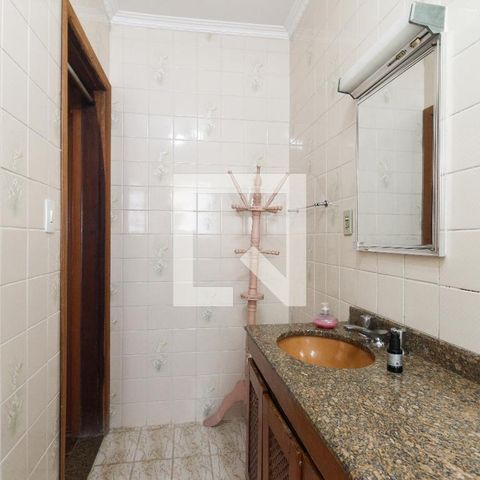 Casa à venda com 300m², 4 quartos e 5 vagasBanheiro Suíte 1