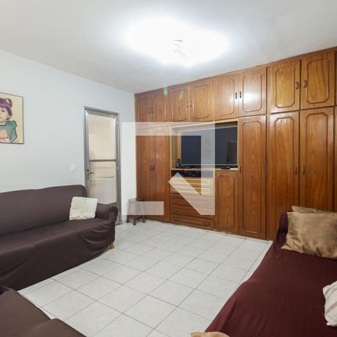 Casa à venda com 300m², 4 quartos e 5 vagasSala de TV