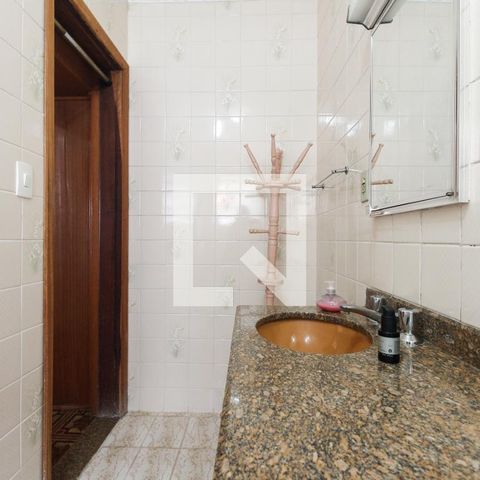 Casa à venda com 300m², 4 quartos e 5 vagasBanheiro Suíte 1