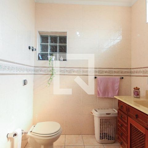 Casa à venda com 300m², 4 quartos e 5 vagasBanheiro Suíte 2