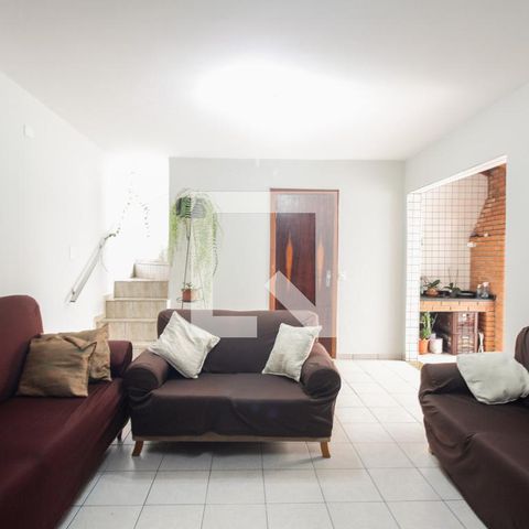 Casa à venda com 300m², 4 quartos e 5 vagasSala de TV