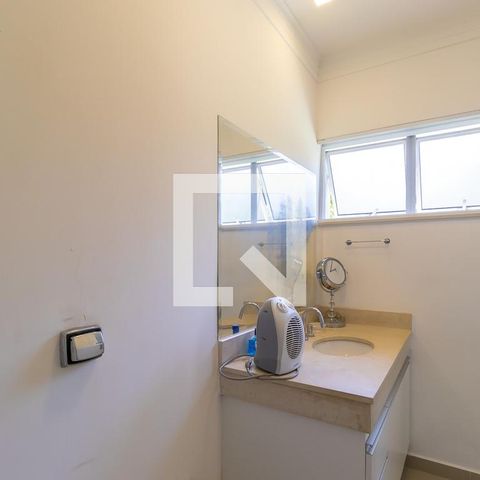 Casa de condomínio à venda com 1080m², 4 quartos e 6 vagasBanheiro da suíte 2