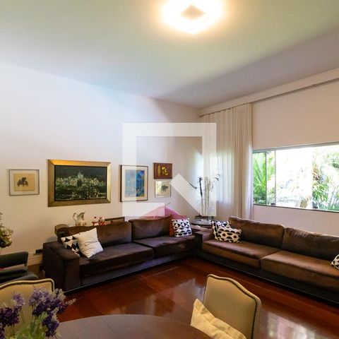 Casa de condomínio à venda com 1080m², 4 quartos e 6 vagasSala