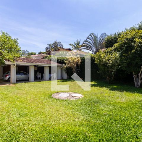 Casa de condomínio à venda com 1080m², 4 quartos e 6 vagasQuintal