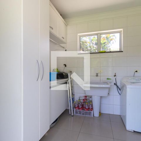 Casa de condomínio à venda com 1080m², 4 quartos e 6 vagasÁrea de serviço