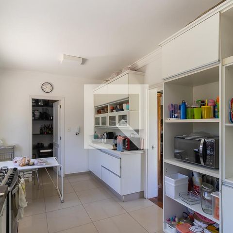 Casa de condomínio à venda com 1080m², 4 quartos e 6 vagasCozinha