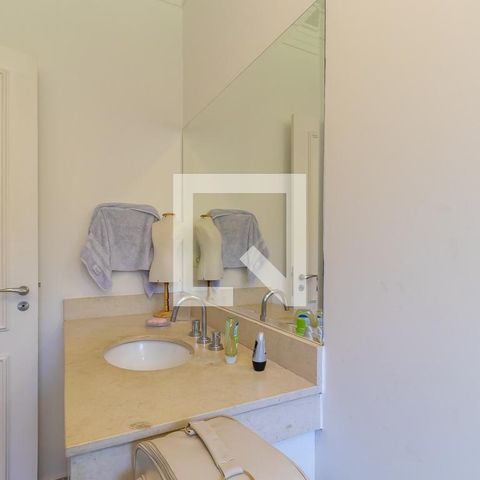 Casa de condomínio à venda com 1080m², 4 quartos e 6 vagasBanheiro da suíte 4