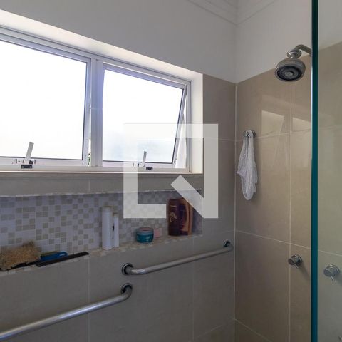 Casa de condomínio à venda com 1080m², 4 quartos e 6 vagasBanheiro da suíte 1