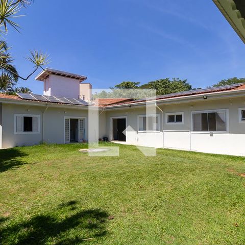 Casa de condomínio à venda com 1080m², 4 quartos e 6 vagasQuintal
