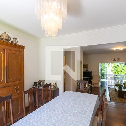 Casa de condomínio à venda com 1080m², 4 quartos e 6 vagasSala de jantar