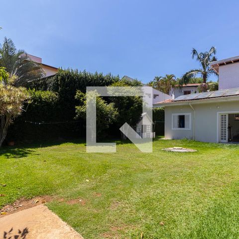 Casa de condomínio à venda com 1080m², 4 quartos e 6 vagasQuintal