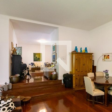Casa de condomínio à venda com 1080m², 4 quartos e 6 vagasSala
