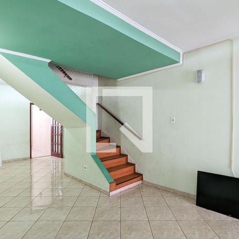 Casa de condomínio à venda com 169m², 3 quartos e 2 vagas Casa de condomínio à venda com 169m², 3 quartos e 2 vagasSala