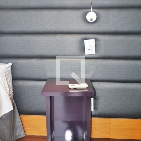 Studio à venda com 35m², 1 quarto e 1 vaga Studio à venda com 35m², 1 quarto e 1 vagaQuarto - Mesa de canto