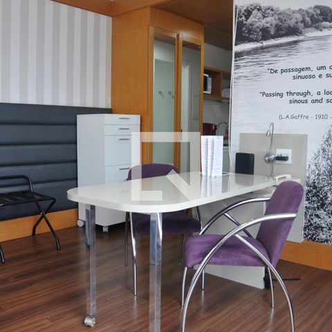 Studio à venda com 35m², 1 quarto e 1 vaga Studio à venda com 35m², 1 quarto e 1 vagaSala - mesa