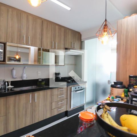 Apartamento à venda com 84m², 2 quartos e 1 vaga Apartamento à venda com 84m², 2 quartos e 1 vagaCozinha e Área de Serviço