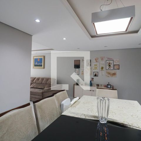 Apartamento à venda com 84m², 2 quartos e 1 vaga Apartamento à venda com 84m², 2 quartos e 1 vagaSala
