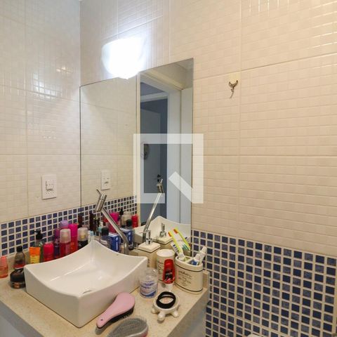 Apartamento à venda com 84m², 2 quartos e 1 vaga Apartamento à venda com 84m², 2 quartos e 1 vagaBanheiro
