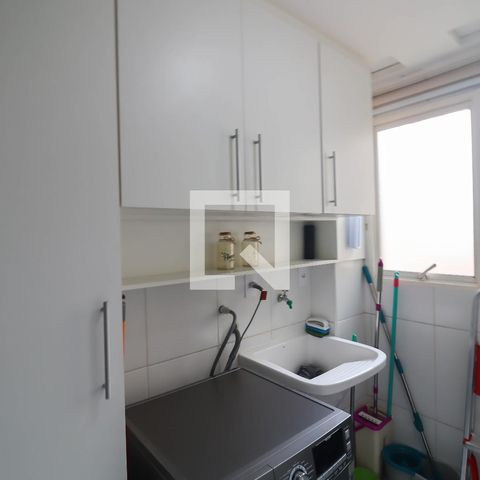 Apartamento à venda com 84m², 2 quartos e 1 vaga Apartamento à venda com 84m², 2 quartos e 1 vagaCozinha e Área de Serviço