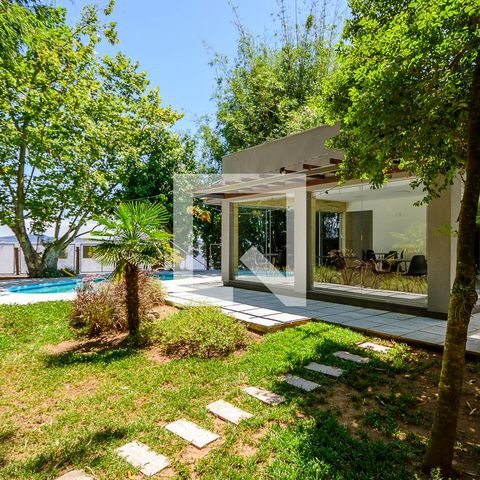 Casa de condomínio à venda com 325m², 4 quartos e 3 vagasÁrea comum - Salão de festas