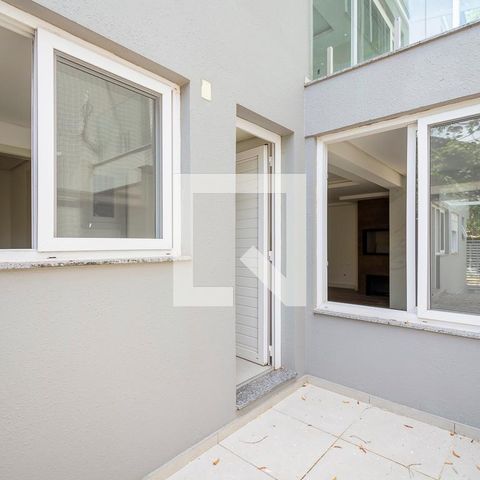 Casa de condomínio à venda com 325m², 4 quartos e 3 vagasQuintal