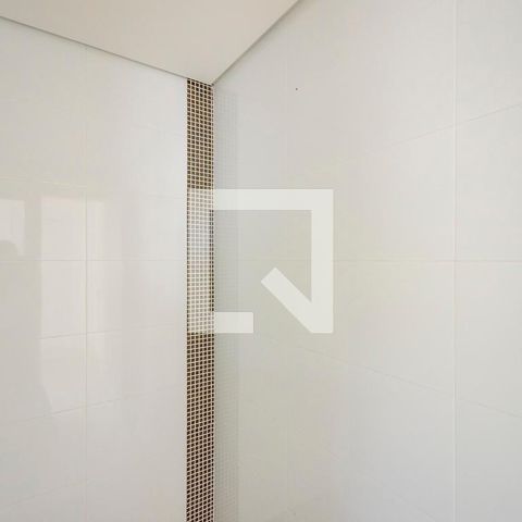 Casa de condomínio à venda com 325m², 4 quartos e 3 vagasBanheiro de serviço