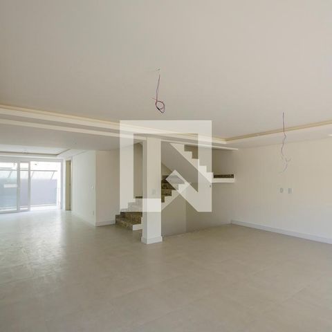 Casa de condomínio à venda com 325m², 4 quartos e 3 vagasSala