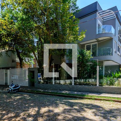 Casa de condomínio à venda com 325m², 4 quartos e 3 vagasFachada + Placa
