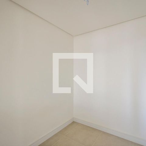 Casa de condomínio à venda com 325m², 4 quartos e 3 vagasQuarto de Serviço