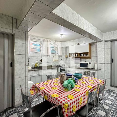 Casa para alugar com 430m², 5 quartos e 3 vagas Casa para alugar com 430m², 5 quartos e 3 vagasCozinha