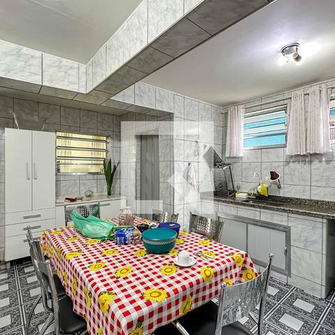 Casa para alugar com 430m², 5 quartos e 3 vagas Casa para alugar com 430m², 5 quartos e 3 vagasCozinha