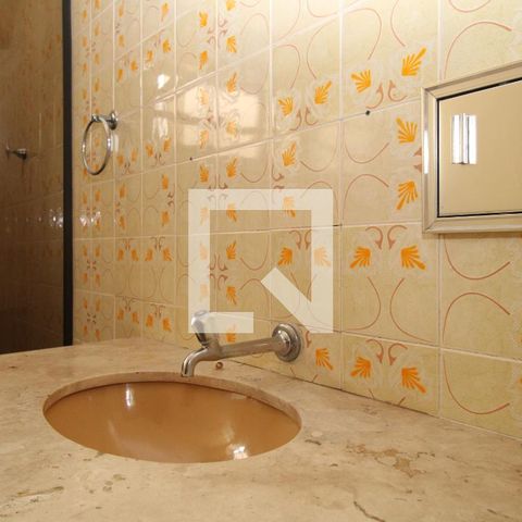 Casa à venda com 212m², 4 quartos e 4 vagasBanheiro