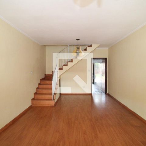 Casa à venda com 212m², 4 quartos e 4 vagasSala  