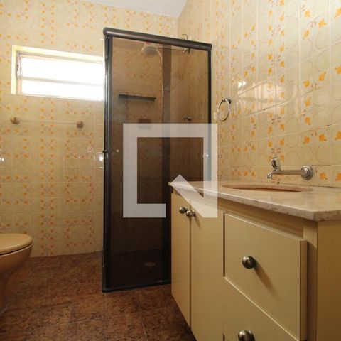 Casa à venda com 212m², 4 quartos e 4 vagasBanheiro