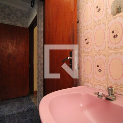Casa à venda com 212m², 4 quartos e 4 vagasLavabo