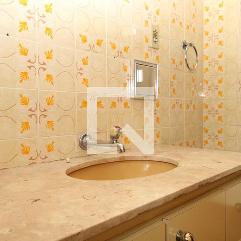 Casa à venda com 212m², 4 quartos e 4 vagasBanheiro
