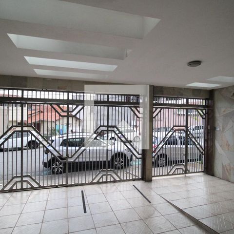 Casa à venda com 212m², 4 quartos e 4 vagasSala  - vista