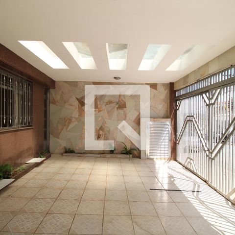 Casa à venda com 212m², 4 quartos e 4 vagasGaragem