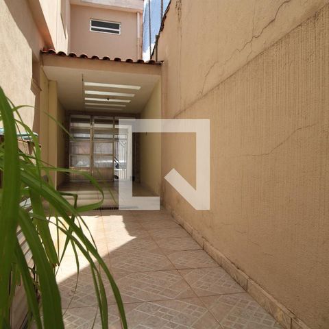 Casa à venda com 212m², 4 quartos e 4 vagasQuintal